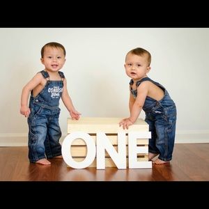 ⭐️PRICE DROP⭐️ OSHKOSH B’GOSH 9mos Denim Overalls